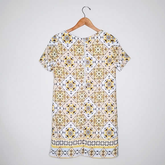 Lulu's | Dandy Lion Yellow Print Shift Dress XS - Picture 10 of 16